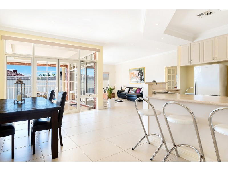 27 Lexington Avenue, Canning Vale WA 6155