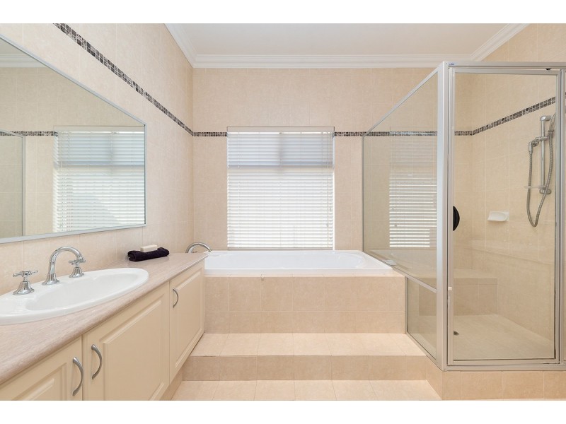 27 Lexington Avenue, Canning Vale WA 6155