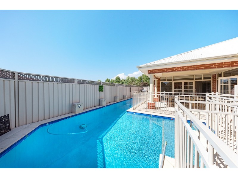 27 Lexington Avenue, Canning Vale WA 6155