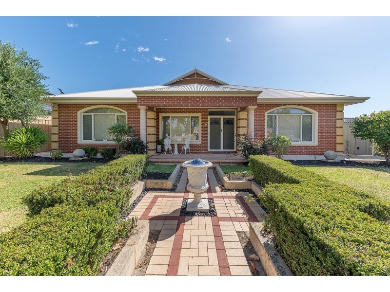 27 Lexington Avenue, Canning Vale WA 6155