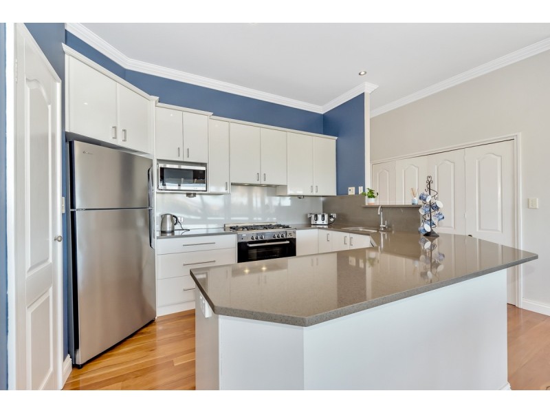 3B Oversby Street, Halls Head WA 6210