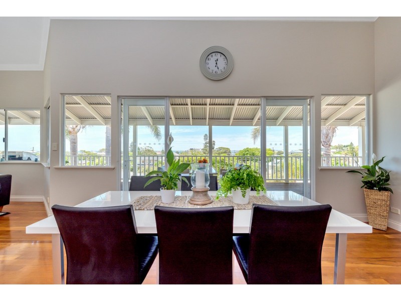 3B Oversby Street, Halls Head WA 6210