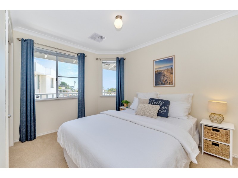 3B Oversby Street, Halls Head WA 6210