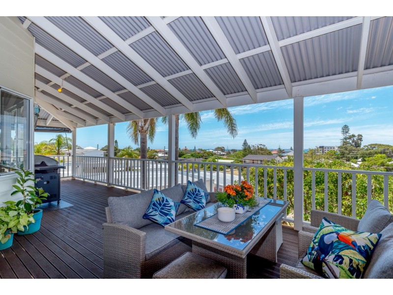 3B Oversby Street, Halls Head WA 6210