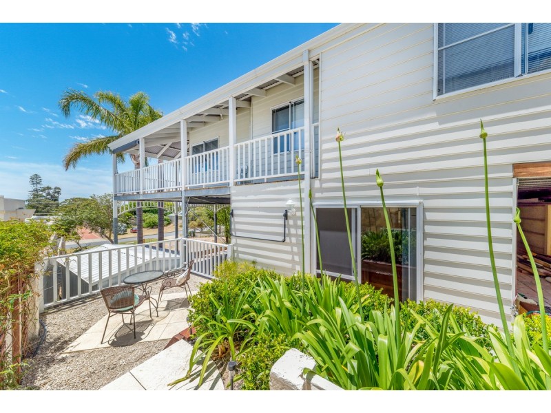 3B Oversby Street, Halls Head WA 6210