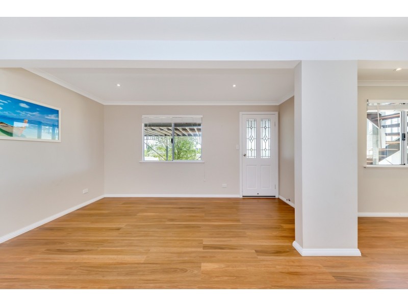 3B Oversby Street, Halls Head WA 6210