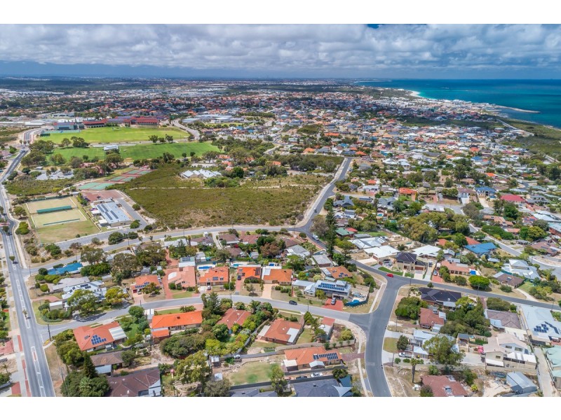 1 & 2/3 Coonewara Way, Quinns Rocks WA 6030