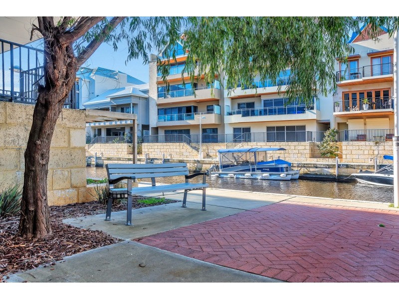 1/32 Vivaldi Drive, Mandurah WA 6210