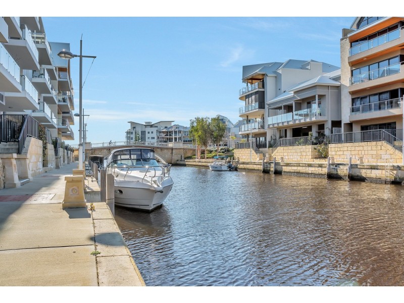 1/32 Vivaldi Drive, Mandurah WA 6210