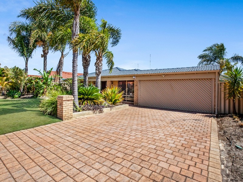 15 Jenkin Mews, Atwell WA 6164