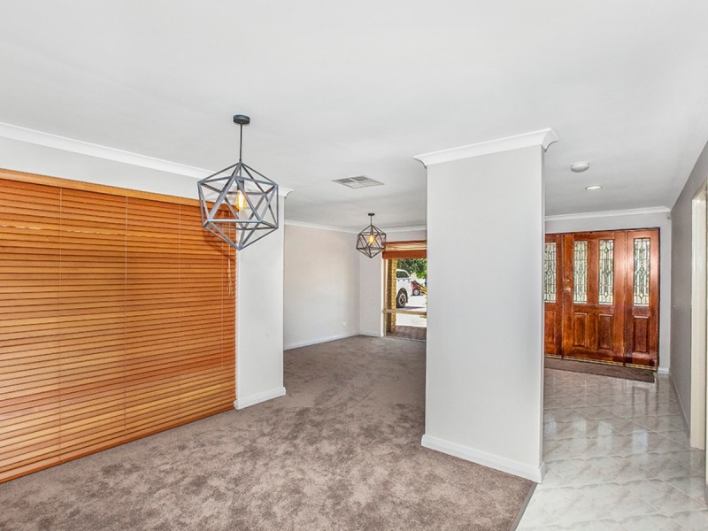 15 Jenkin Mews, Atwell WA 6164