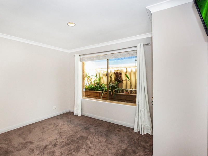 15 Jenkin Mews, Atwell WA 6164