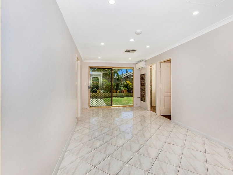 15 Jenkin Mews, Atwell WA 6164