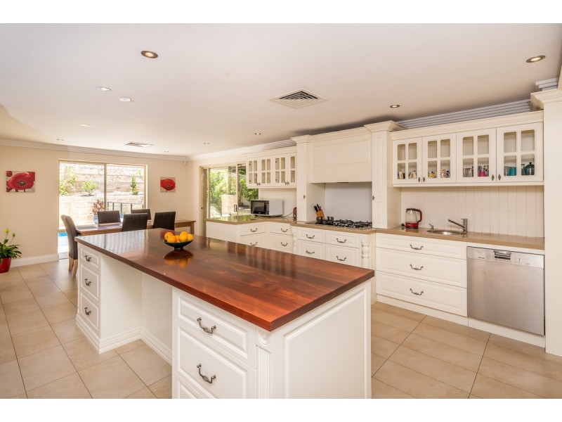 72 Bacchante Circle, Ocean Reef WA 6027