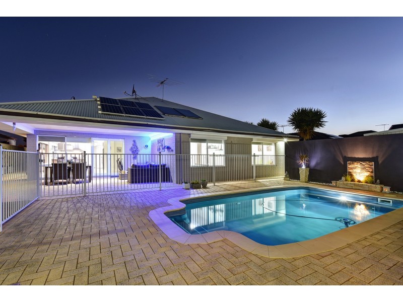 21 Shiralee Bend, Carramar WA 6031