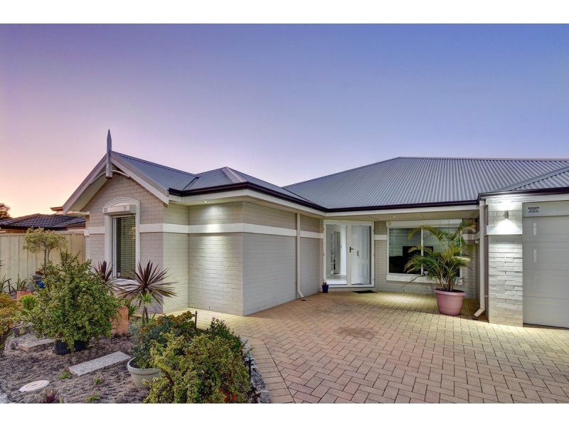 21 Shiralee Bend, Carramar WA 6031