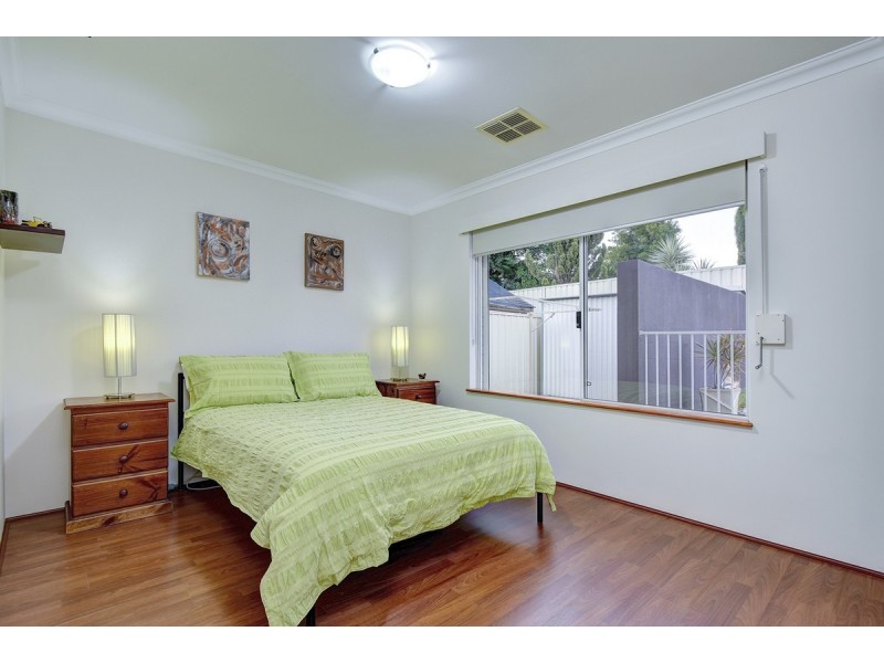 21 Shiralee Bend, Carramar WA 6031