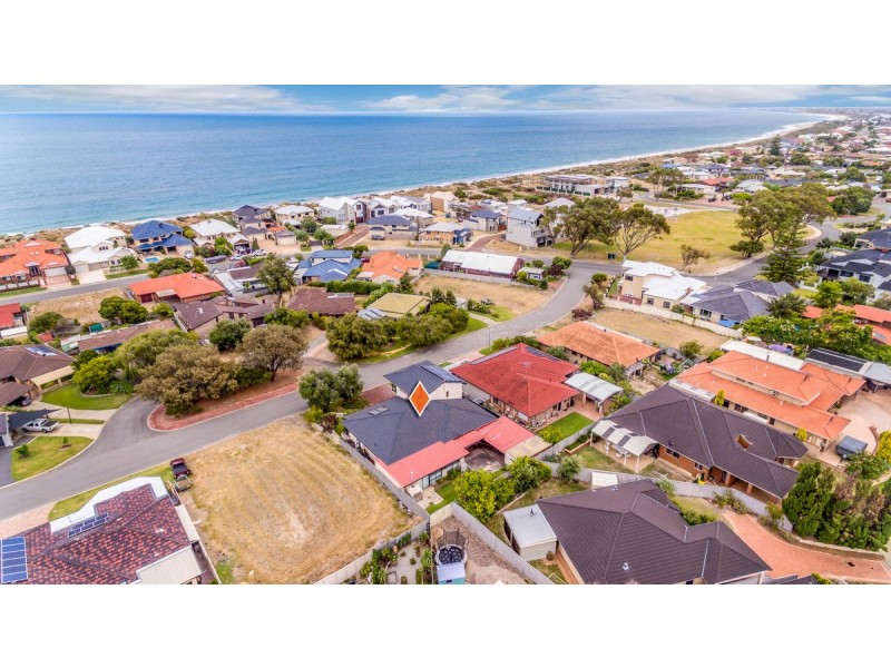 9 Driftwood Road, Silver Sands WA 6210