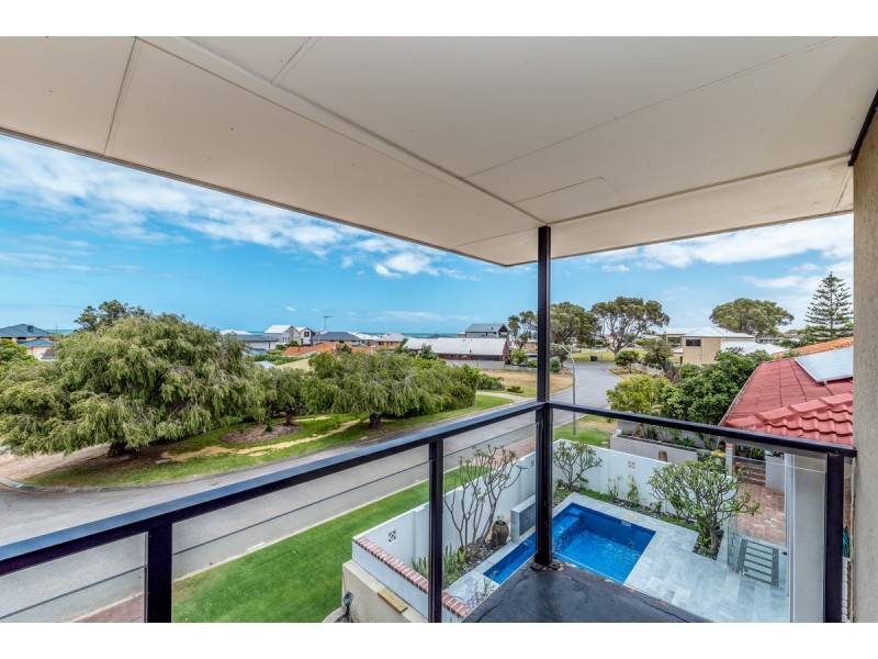 9 Driftwood Road, Silver Sands WA 6210