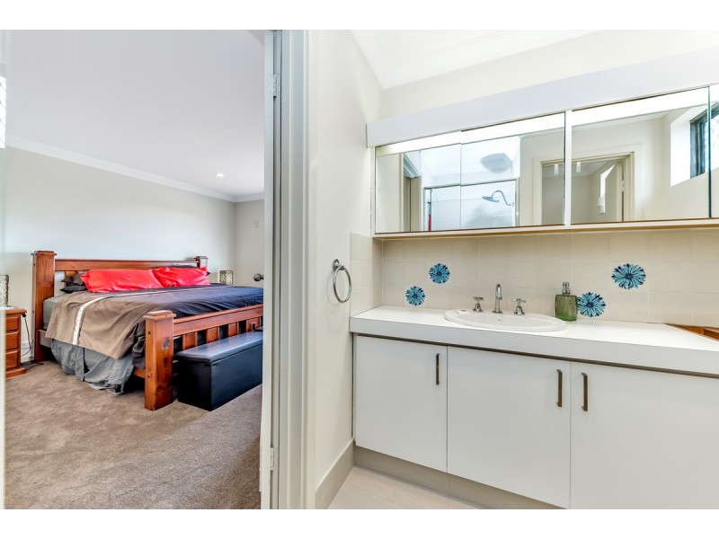 9 Driftwood Road, Silver Sands WA 6210