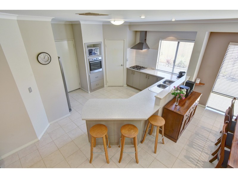 40 Kentucky Boulevard, Hocking WA 6065