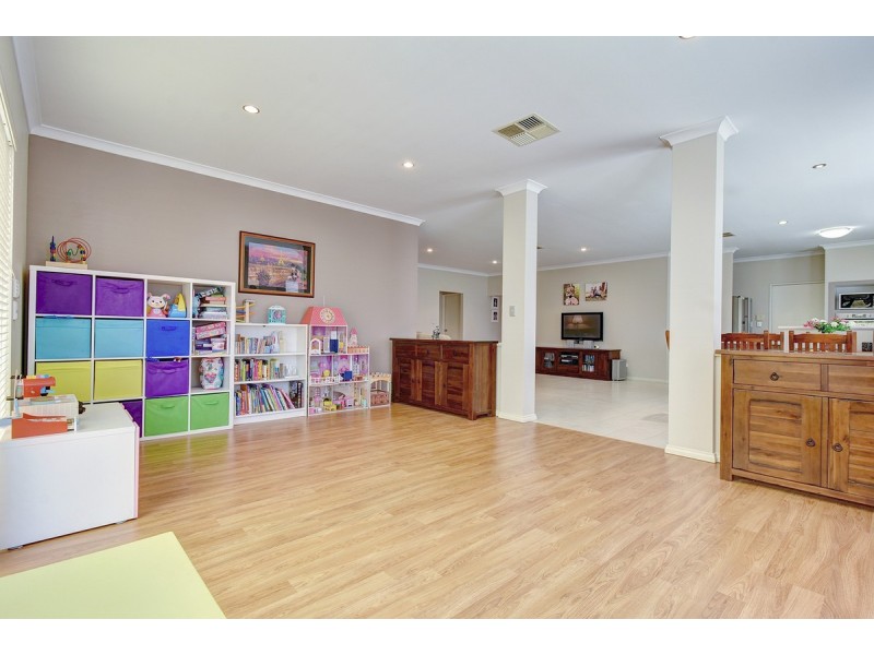 40 Kentucky Boulevard, Hocking WA 6065