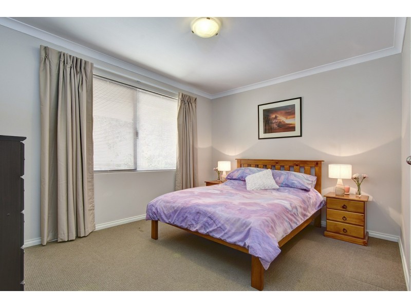 40 Kentucky Boulevard, Hocking WA 6065