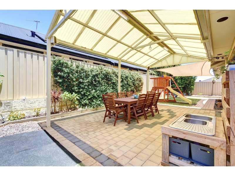 40 Kentucky Boulevard, Hocking WA 6065