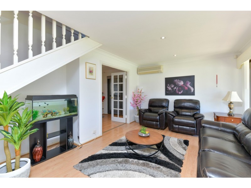 10 Kanella Road, Shelley WA 6148