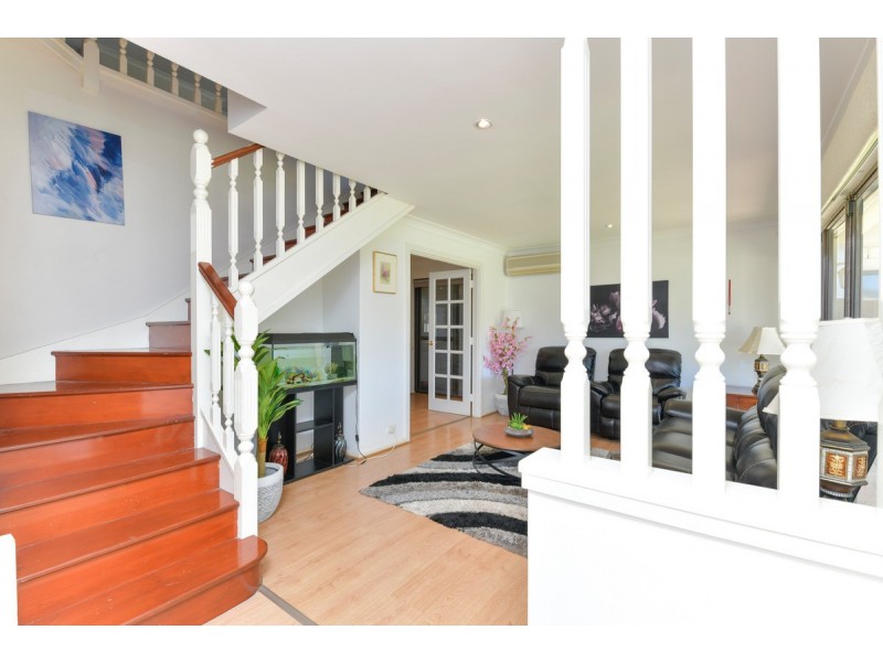 10 Kanella Road, Shelley WA 6148