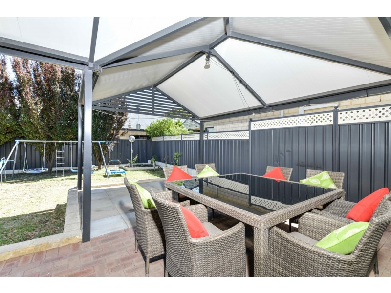 10 Kanella Road, Shelley WA 6148