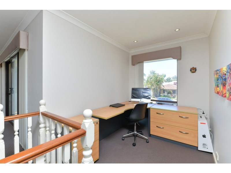 10 Kanella Road, Shelley WA 6148