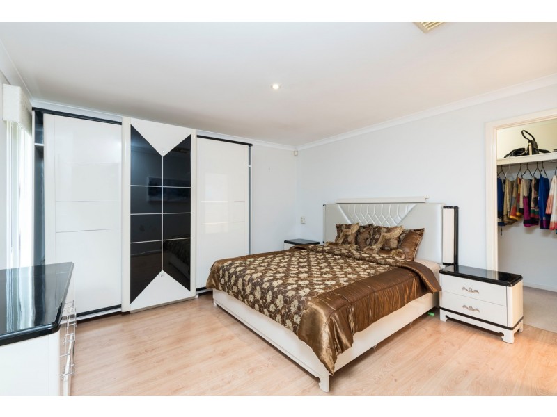 10 Kanella Road, Shelley WA 6148