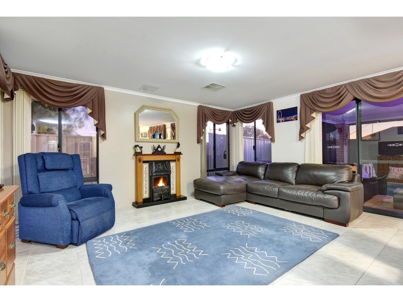 1 Turner Parkway, Carramar WA 6031