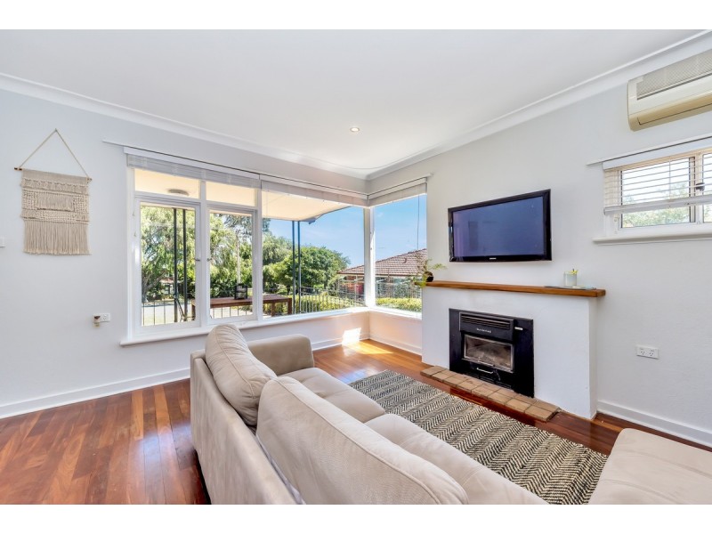27 Janis Street, Halls Head WA 6210