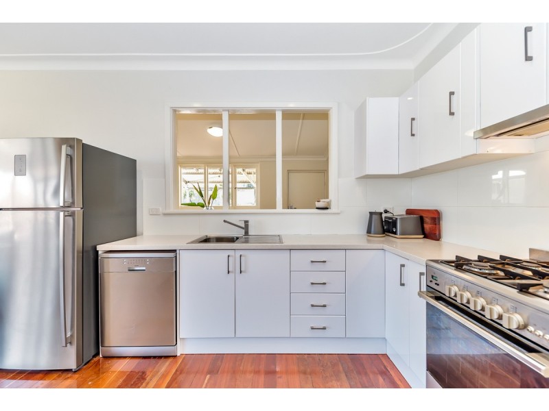 27 Janis Street, Halls Head WA 6210