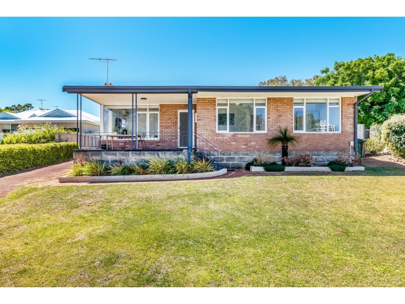 27 Janis Street, Halls Head WA 6210