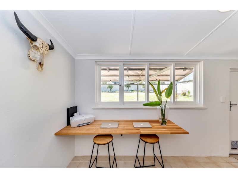 27 Janis Street, Halls Head WA 6210