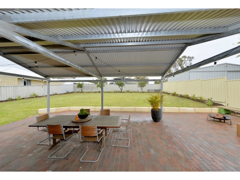 27 Janis Street, Halls Head WA 6210
