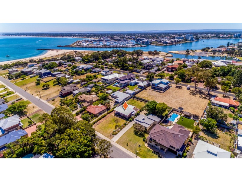 27 Janis Street, Halls Head WA 6210