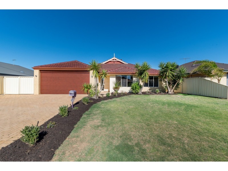 14 Arlette Pass, Lakelands WA 6180