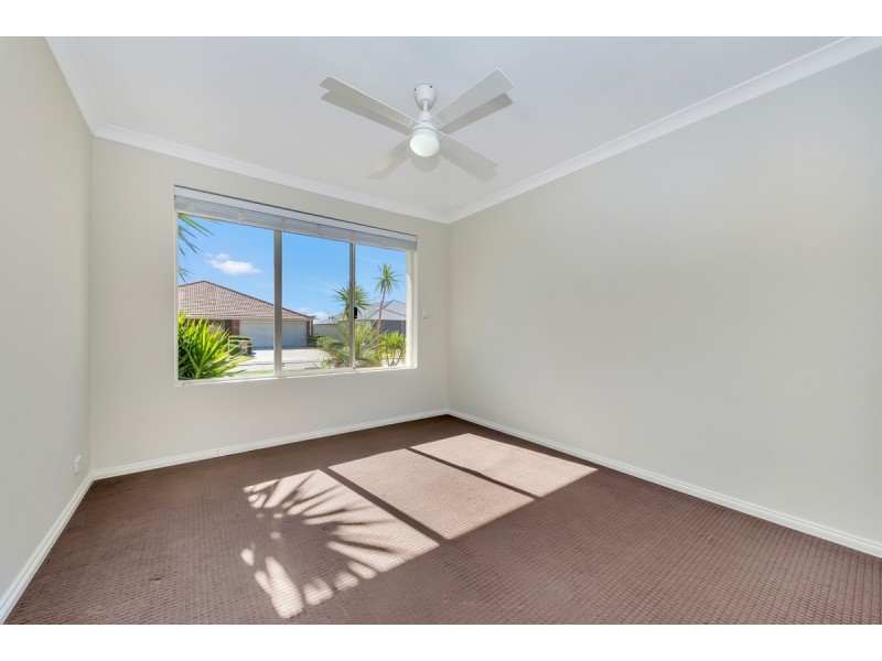 14 Arlette Pass, Lakelands WA 6180