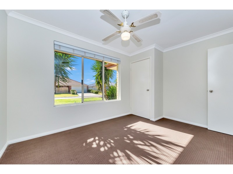 14 Arlette Pass, Lakelands WA 6180