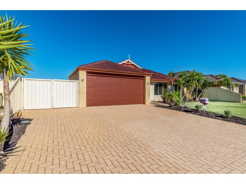 14 Arlette Pass, Lakelands WA 6180
