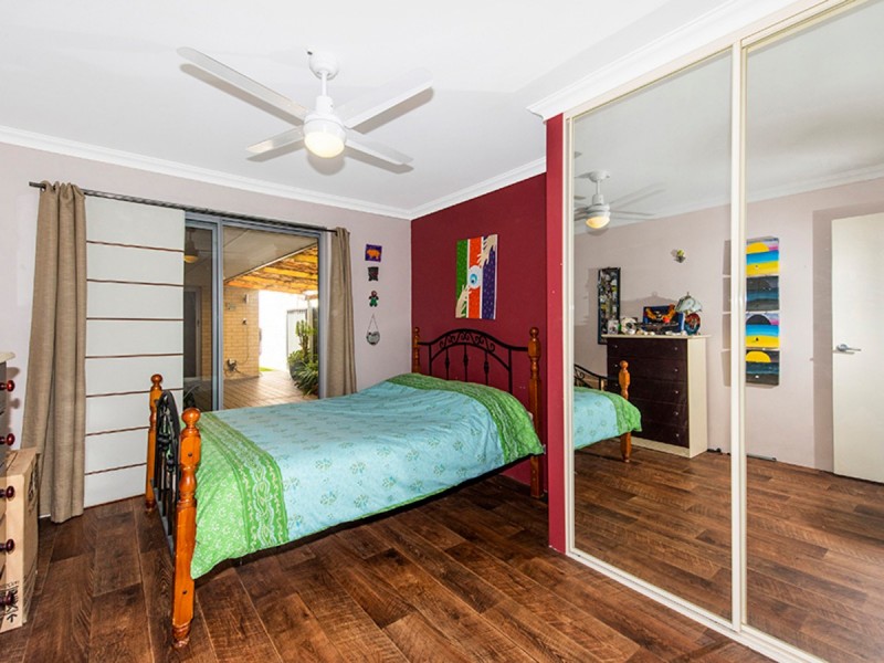 16 Regatta Boulevard, Champion Lakes WA 6111