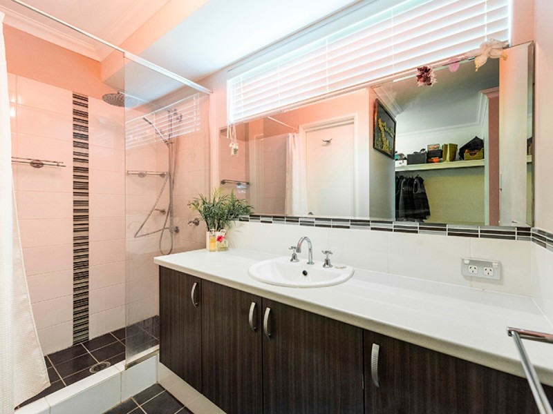 16 Regatta Boulevard, Champion Lakes WA 6111