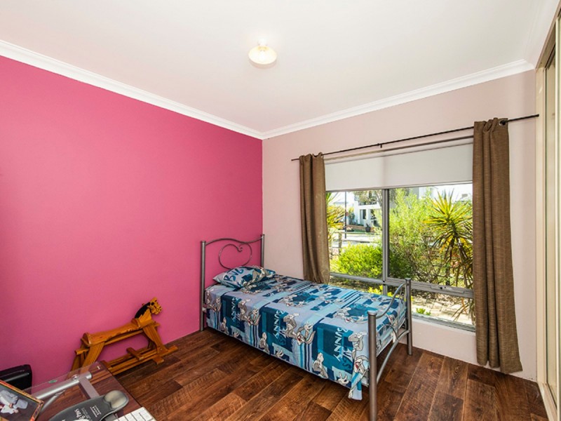 16 Regatta Boulevard, Champion Lakes WA 6111