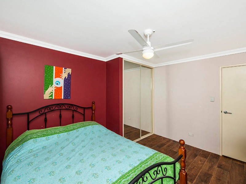 16 Regatta Boulevard, Champion Lakes WA 6111