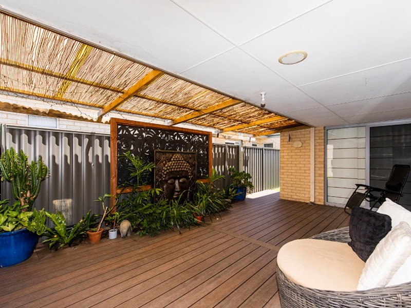 16 Regatta Boulevard, Champion Lakes WA 6111