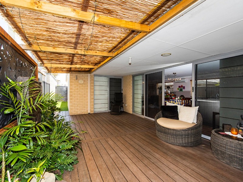 16 Regatta Boulevard, Champion Lakes WA 6111